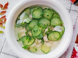 清淡为主的黄瓜肉片汤的做法 步骤5