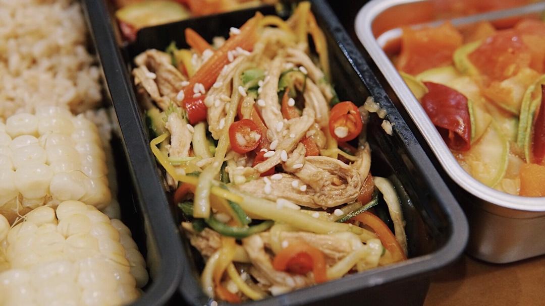 减脂餐：手撕鸡胸肉（无油无糖极简版）