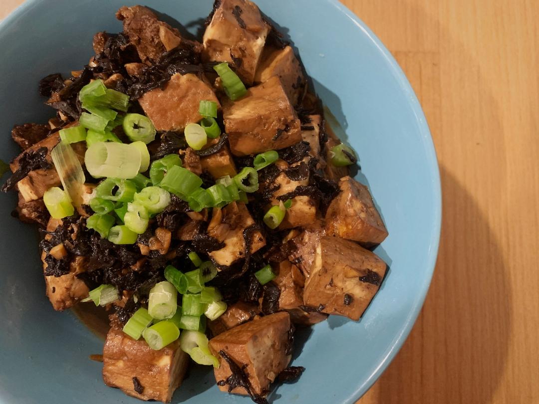 梅干菜肉炖豆腐