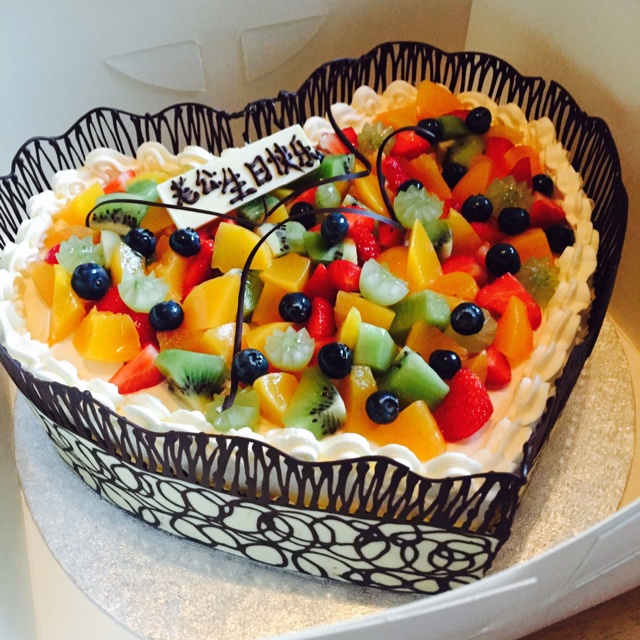 子做的心形生日蛋糕