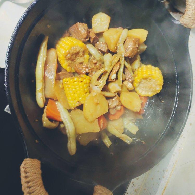 一定要用铁锅做的菜“排骨土豆炖豆角”