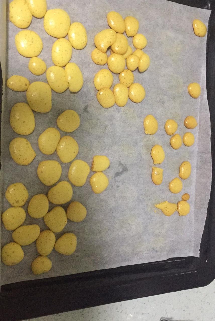 入口即化的无添加蛋黄溶豆