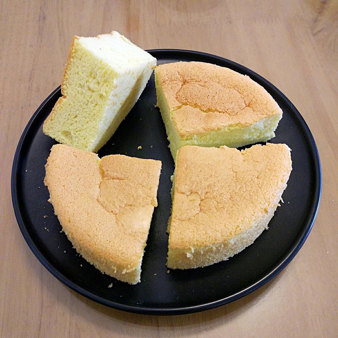 超简单完美戚风蛋糕（6寸2蛋）附打发、翻拌、脱模视频