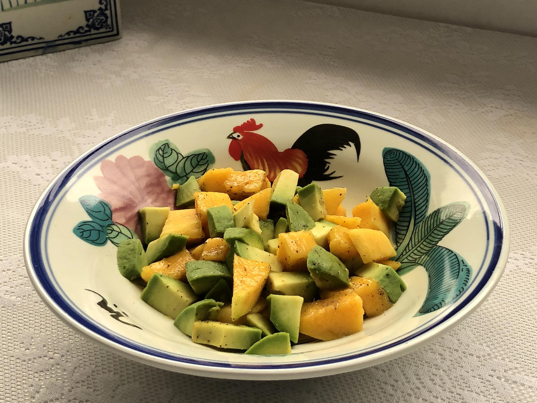 芒果牛油果沙拉