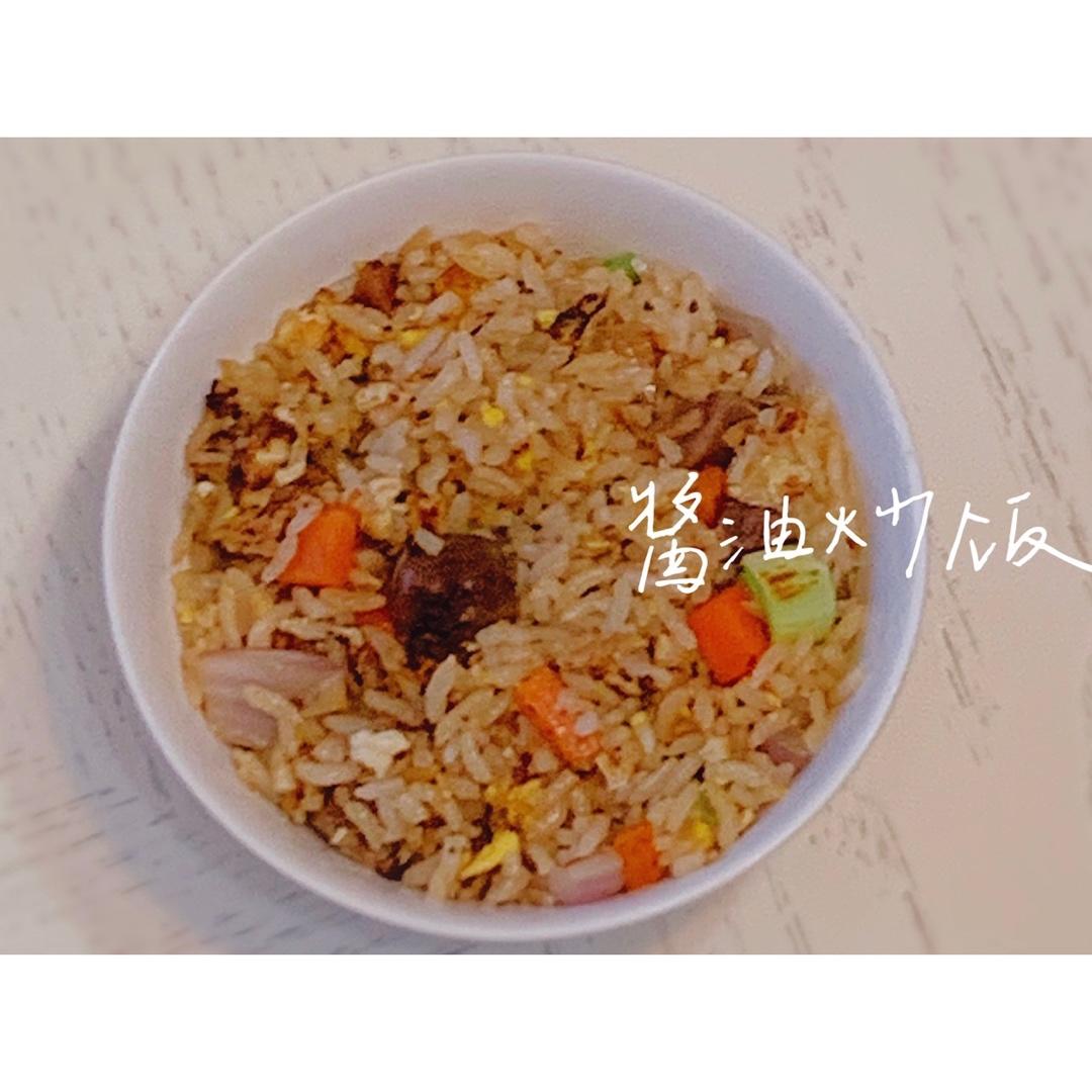 厨师长教你：“酱油炒饭”的家常做法，里面满满的小技巧，很受用
