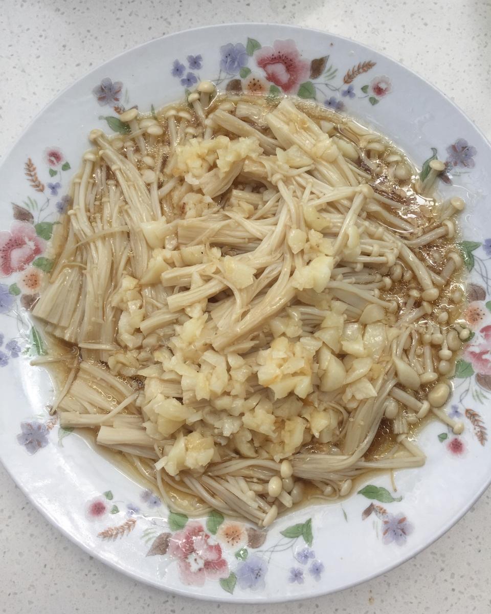蒜蓉蒸金针菇
