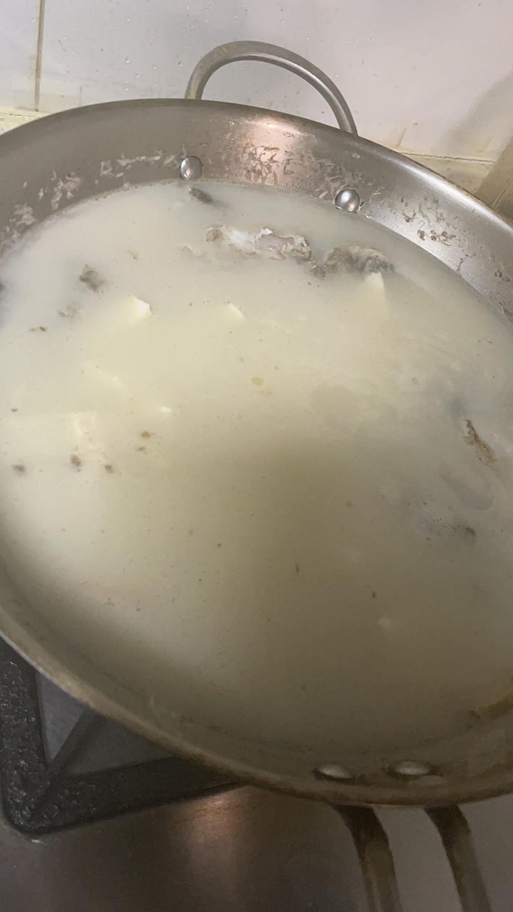 奶白鲫鱼豆腐汤|一条鱼最后的温柔