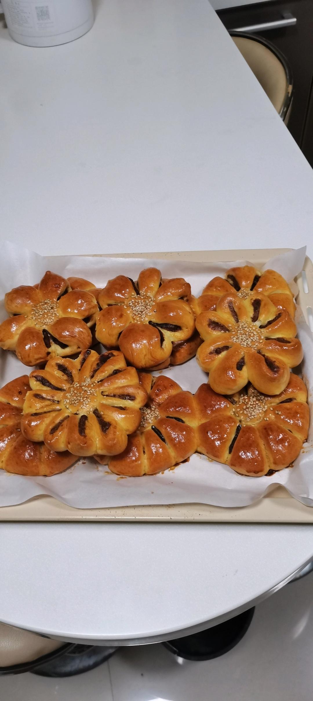 豆沙花朵面包（附红豆馅做法）