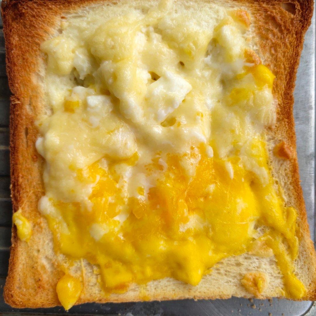 鸡蛋芝士烤吐司