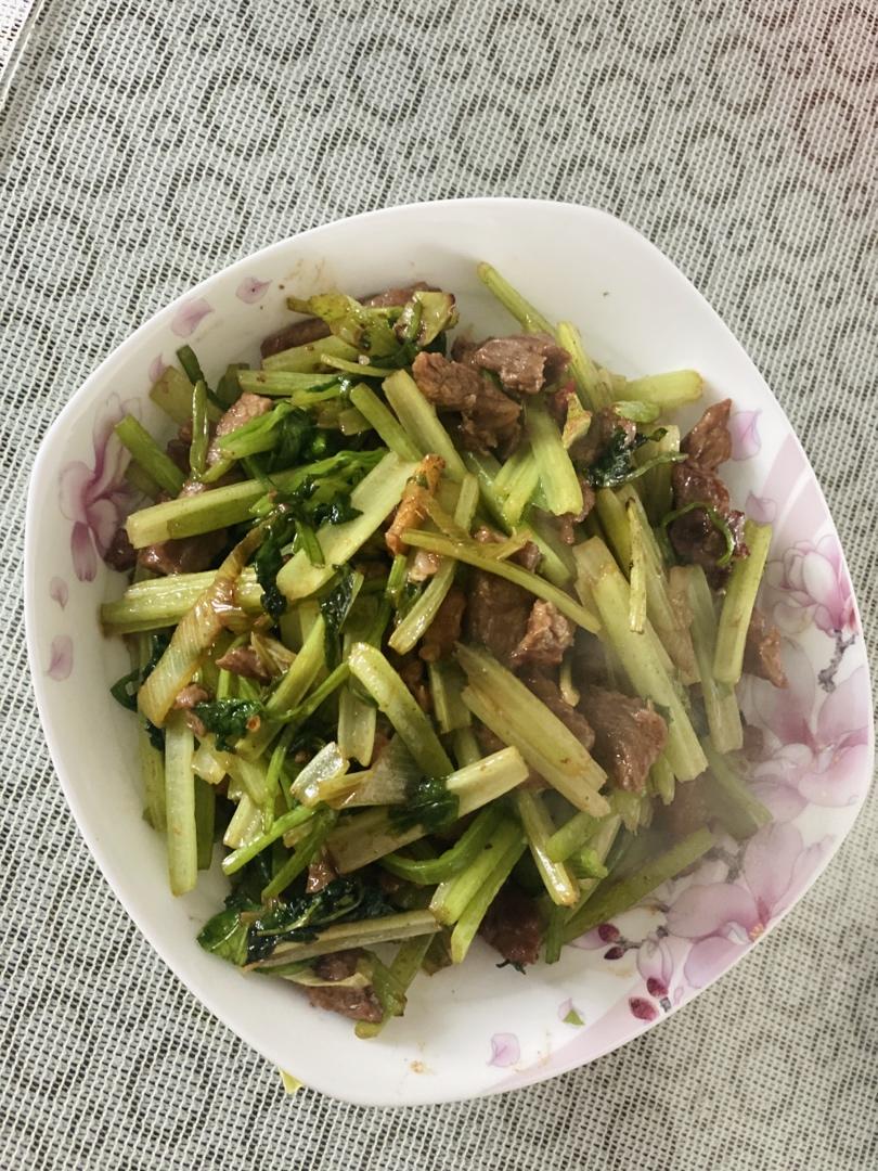 芹菜炒牛肉