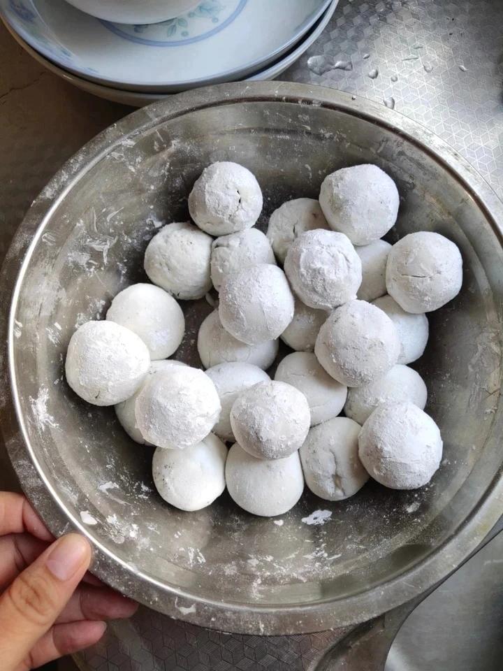 花生黑芝麻汤圆