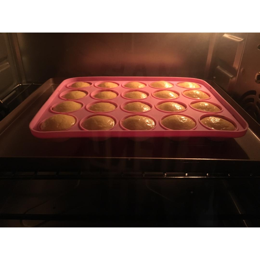 仿85度C的芝士球