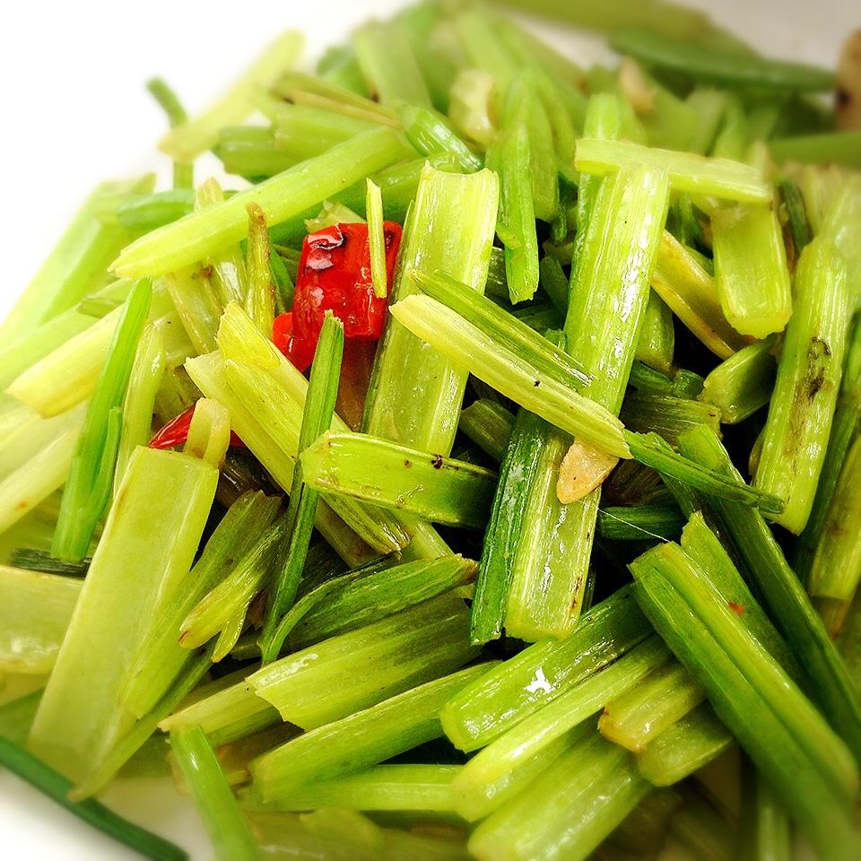 炝炒芹菜