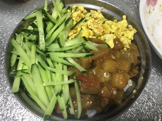 西红柿茄子肉丁打卤面