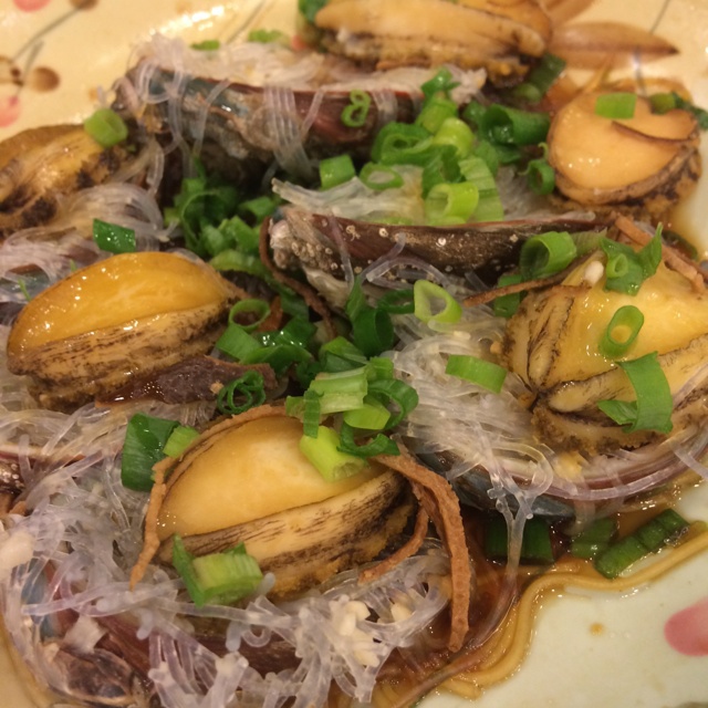 蒜蓉粉丝蒸鲍鱼