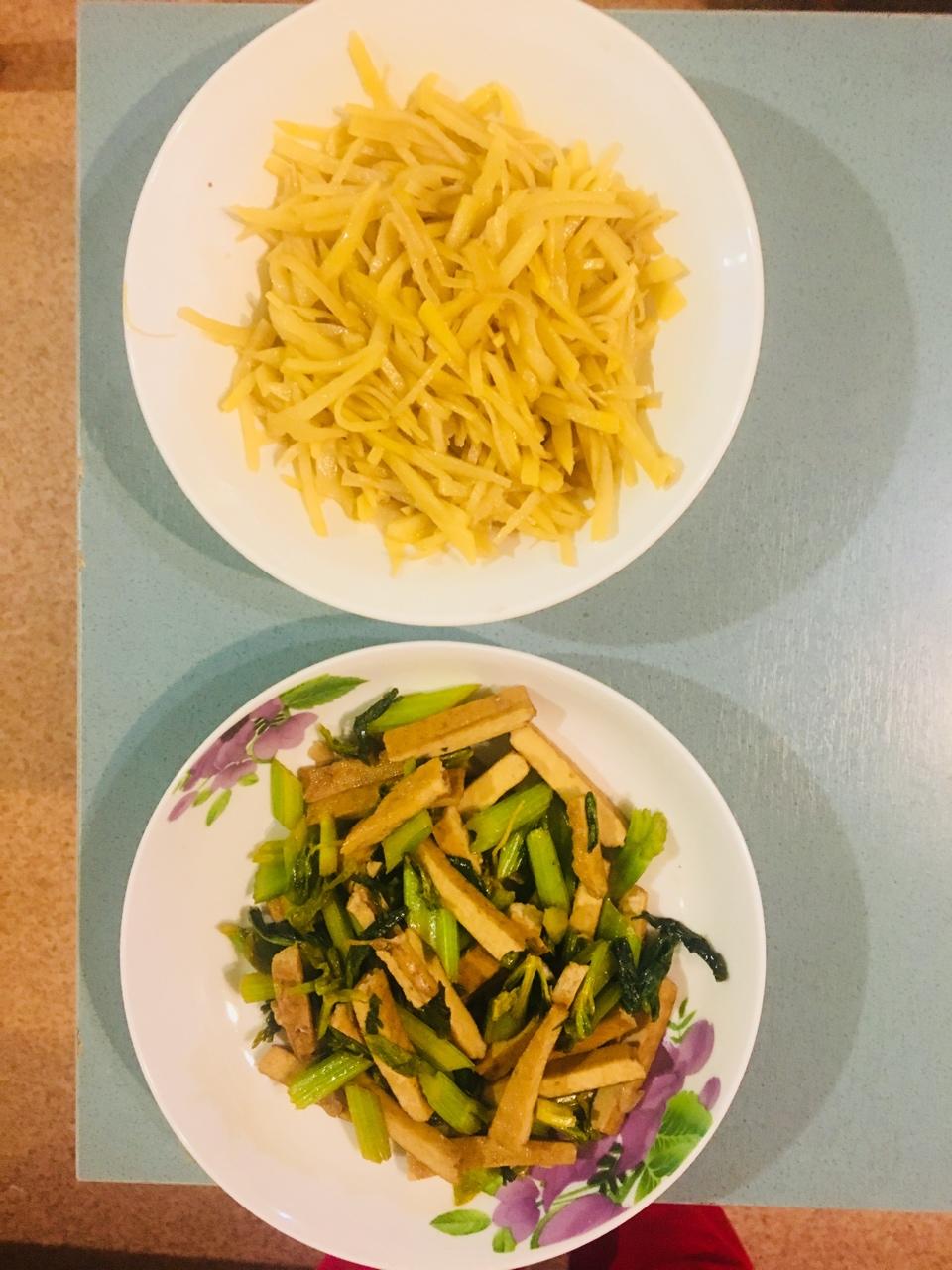 西芹炒香干