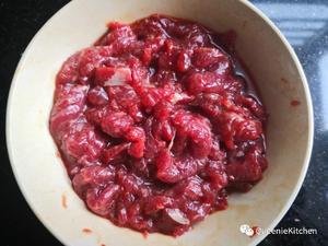 泡椒藕尖炒牛肉的做法 步骤2