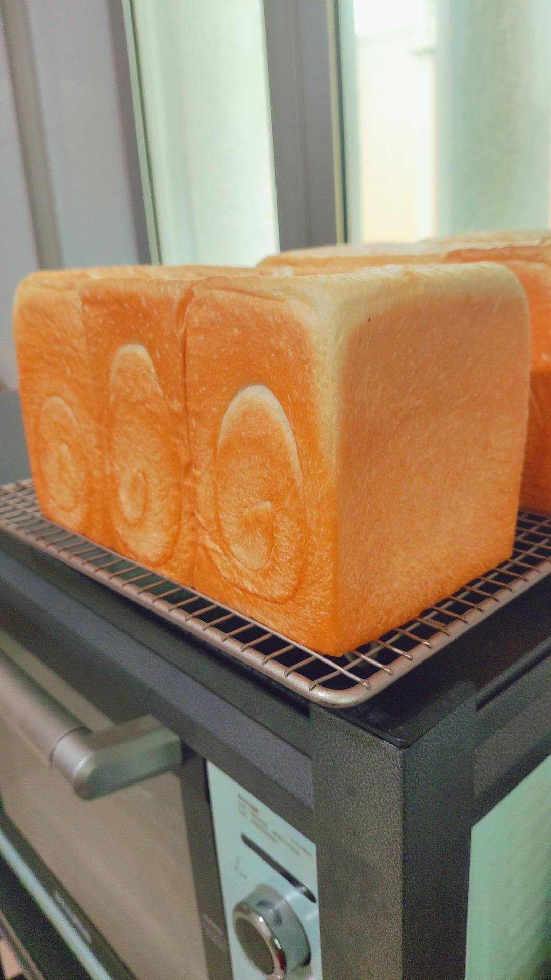 用了5年的配方鲜奶牧场吐司，放三天都松软绵密