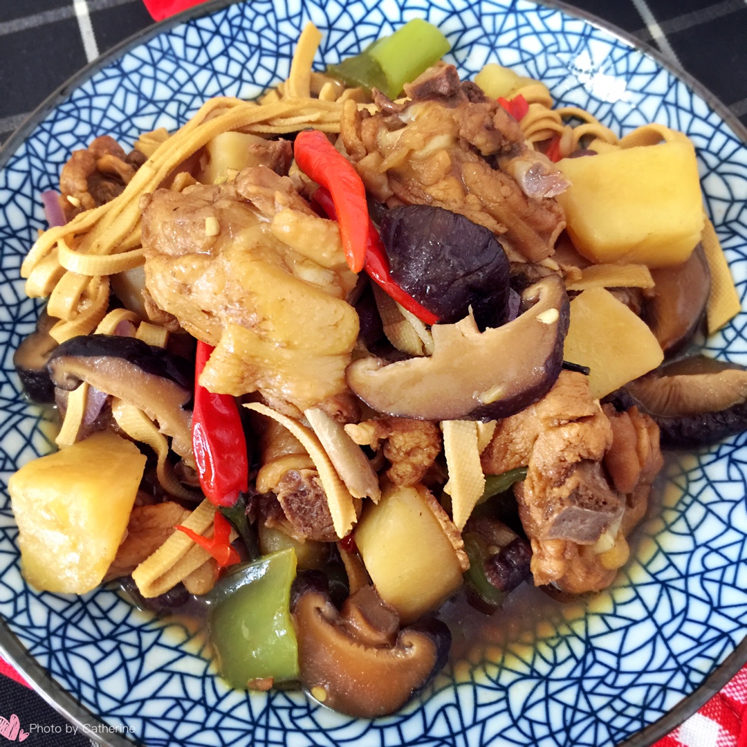 【黄焖鸡米饭】