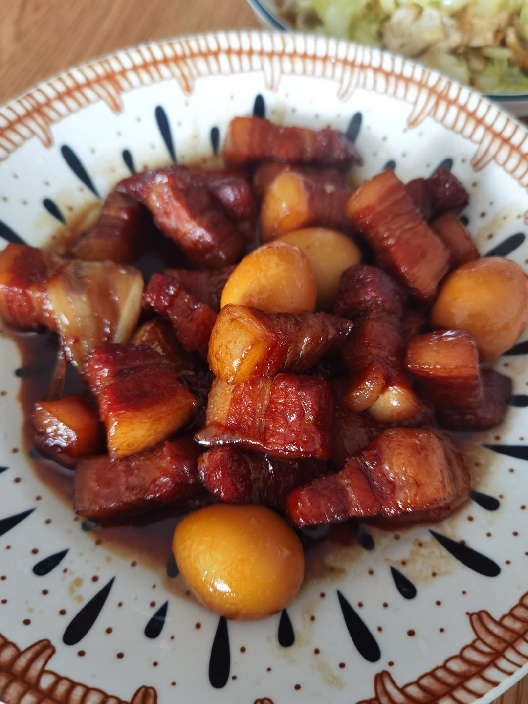 红烧肉炖鹌鹑蛋
