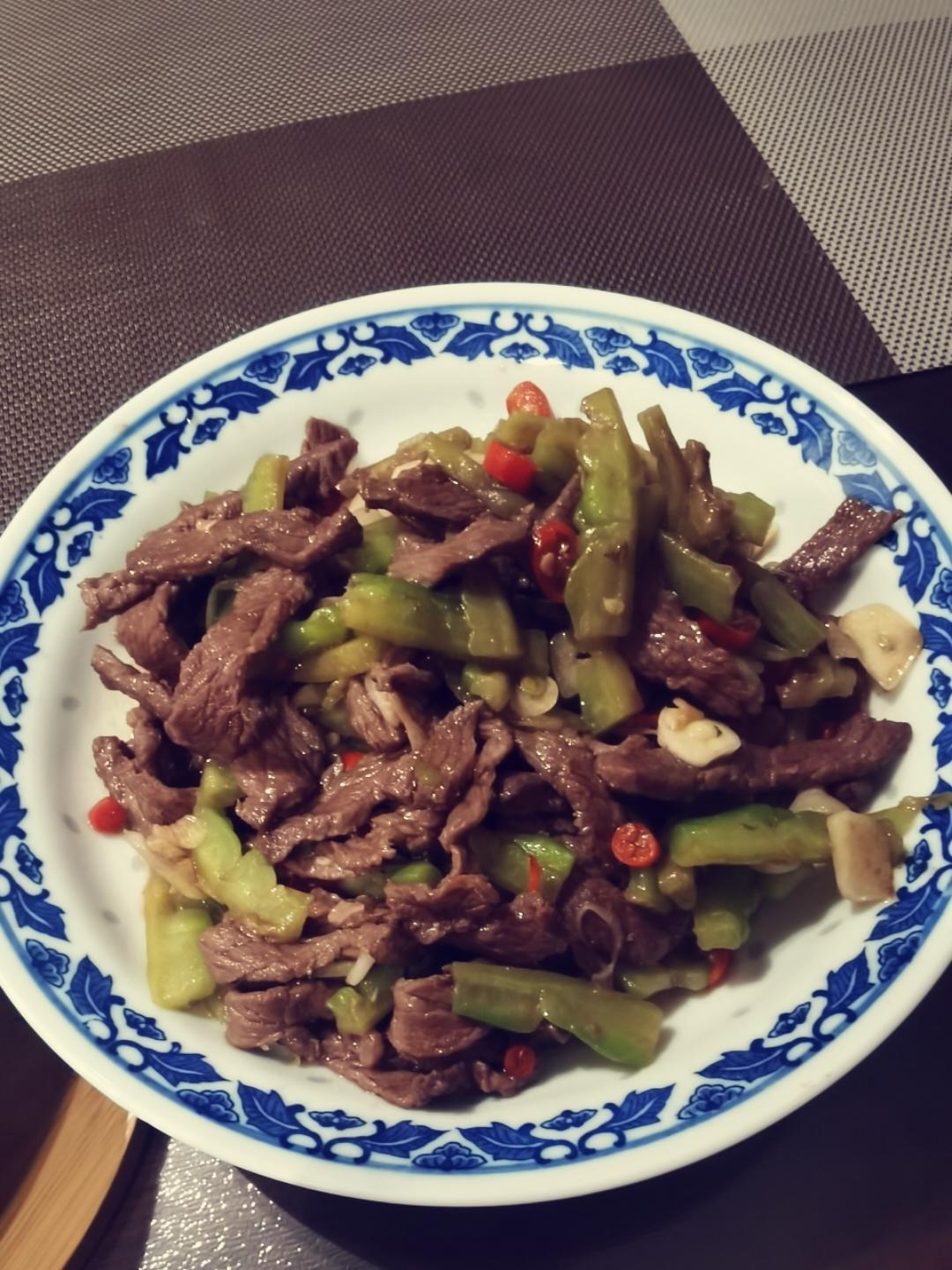 苦瓜炒牛肉|口感爽脆、牛肉嫩滑