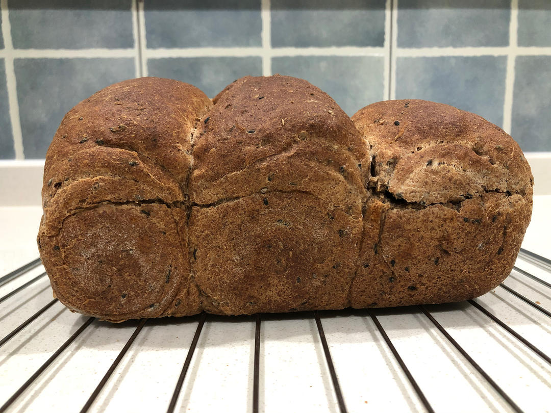 65%全麦吐司 王后粗麸/粗粒全麦粉 无奶低糖低油也可以很松软的粗粒全麦吐司