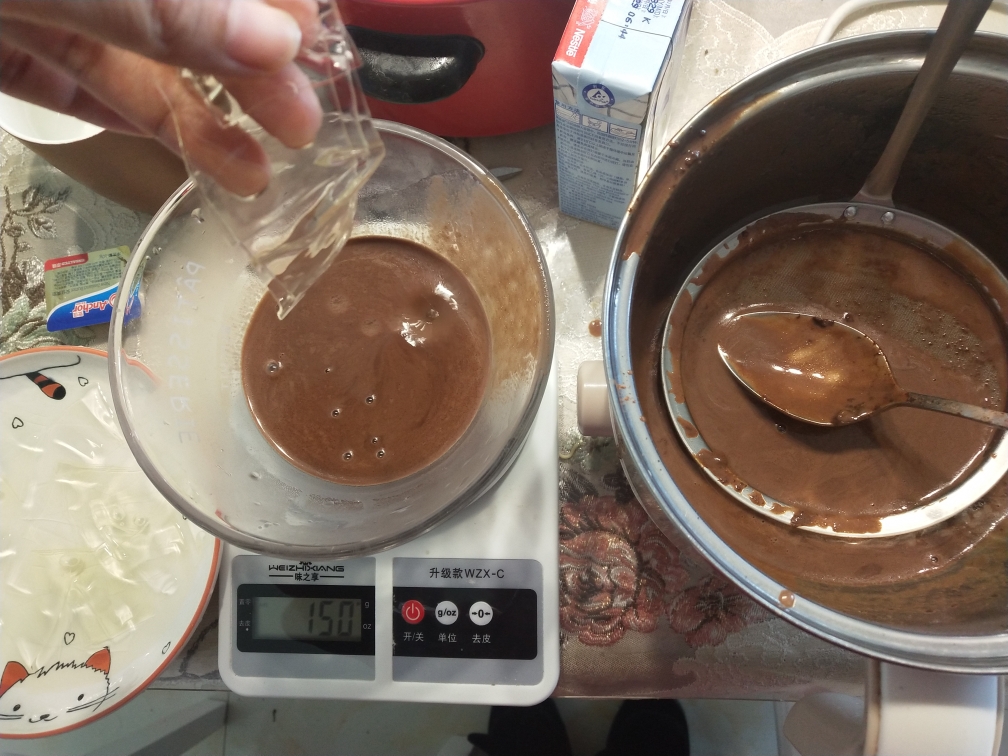 无模具●免烤 巧克力慕斯的做法 步骤7