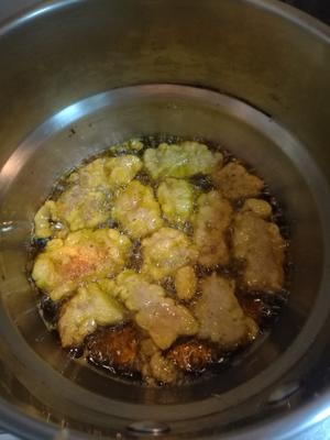 牛肝菌茭白烧酥肉的做法 步骤1