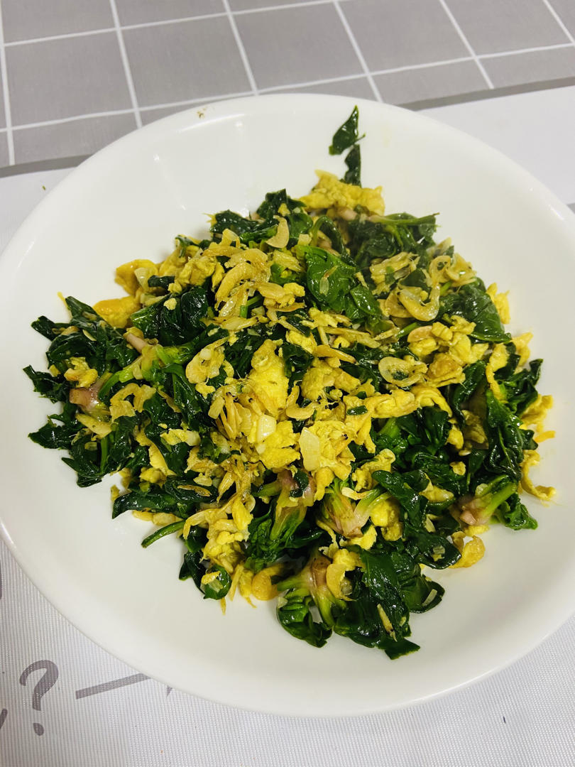 虾皮菠菜炒鸡蛋