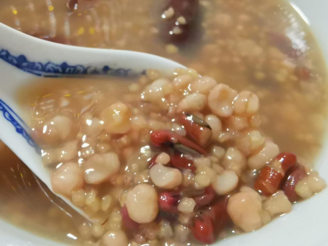 红豆薏仁小米粥