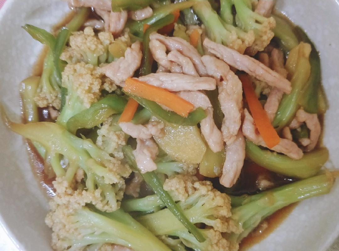 老丁的私房菜-干锅花菜