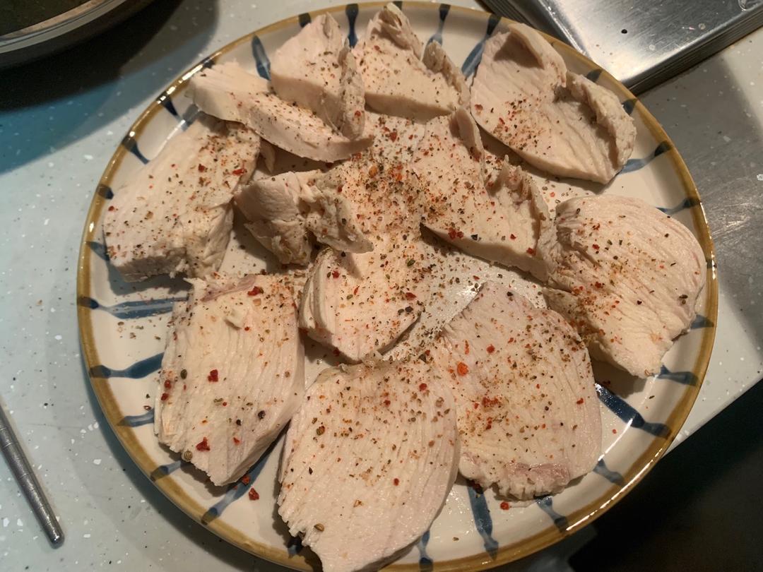 完美口感的水煮鸡胸肉 Poached Chicken Breast