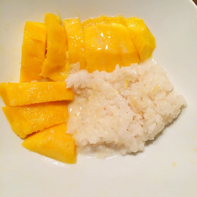 椰浆芒果糯米饭