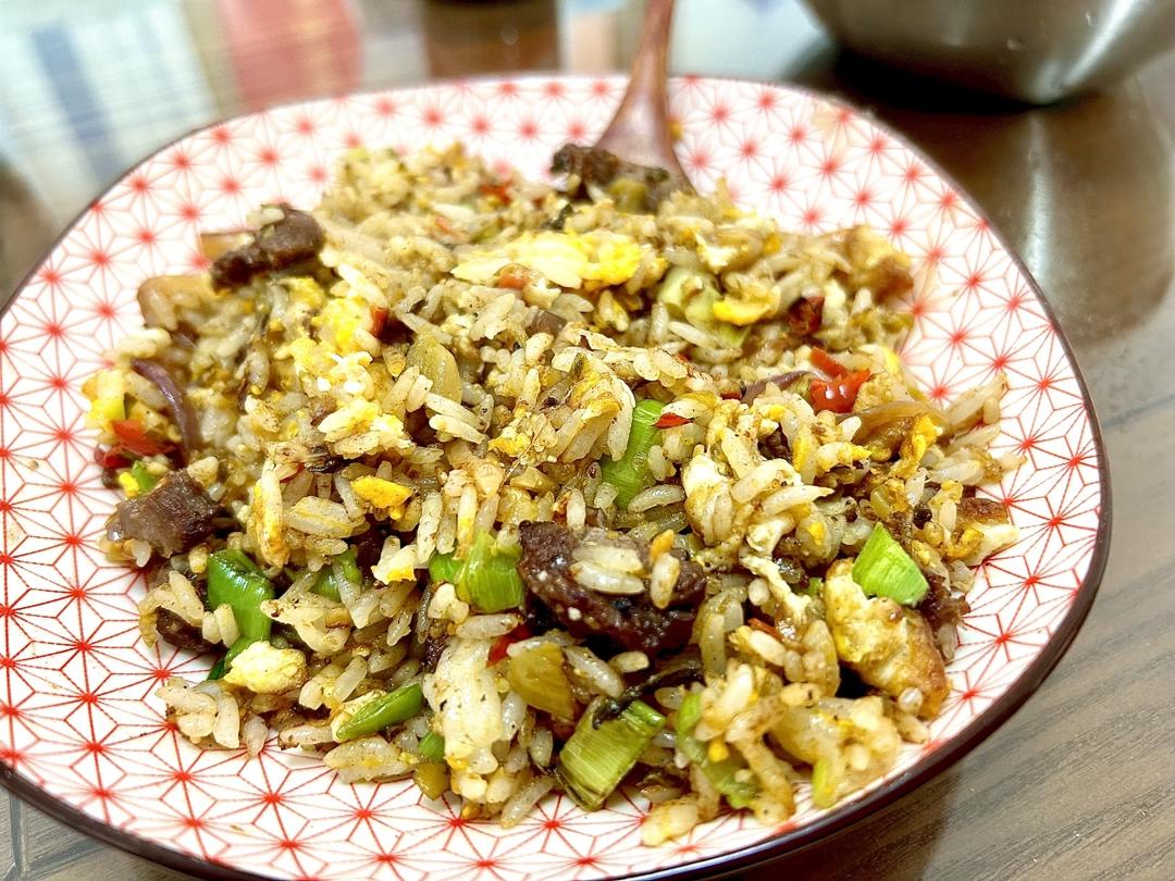 酸菜牛肉炒饭