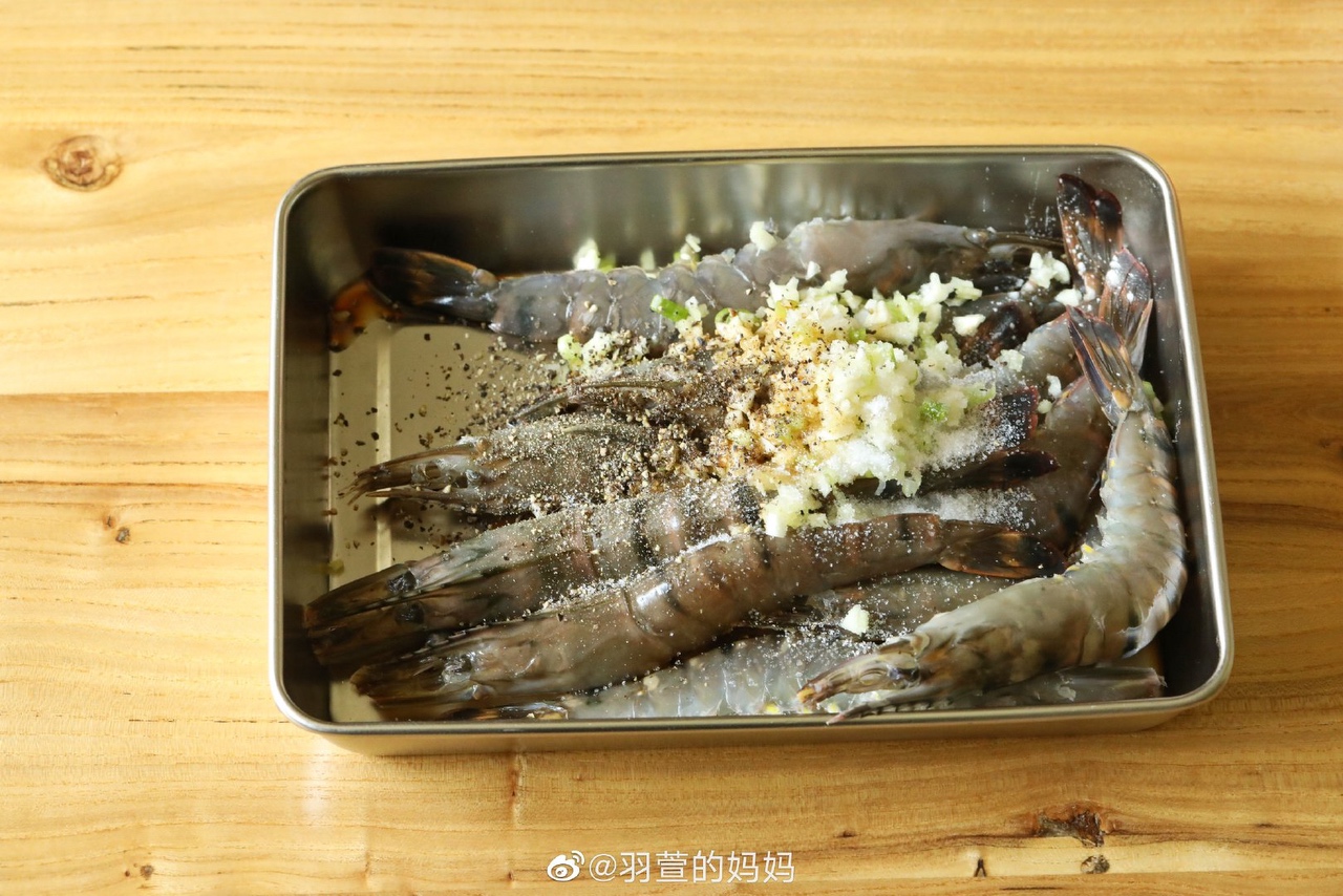 黑椒黄油虾的做法 步骤1