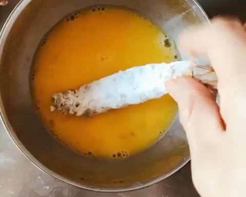 面包糠黄金虾（超简单）的做法 步骤6