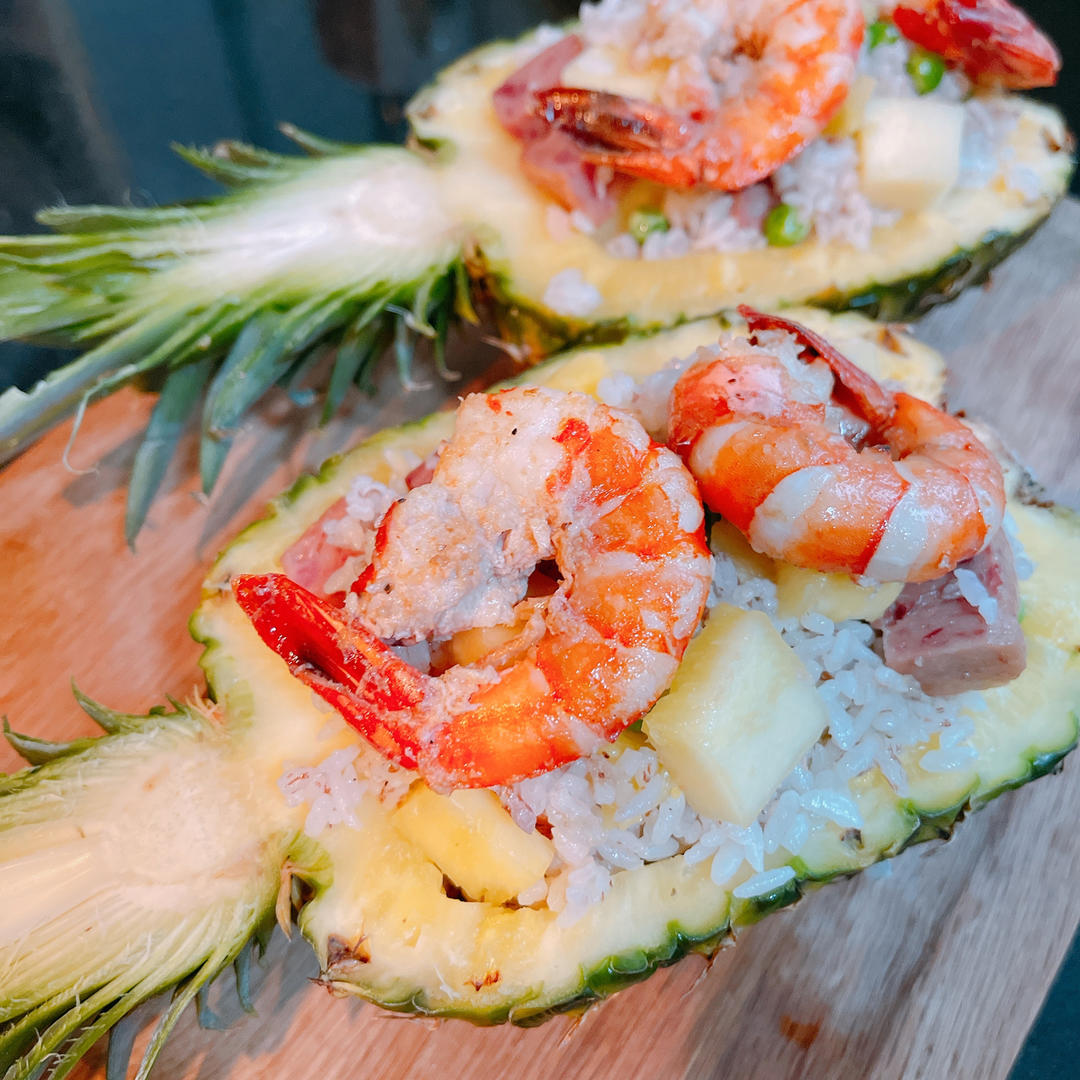 菠萝炒饭配柠檬红茶 Fried Rice With Pineapple And Lemon Tea