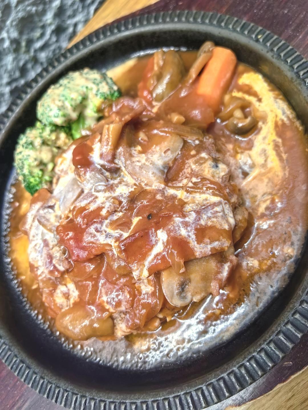 汉堡肉饼（附酱汁做法）