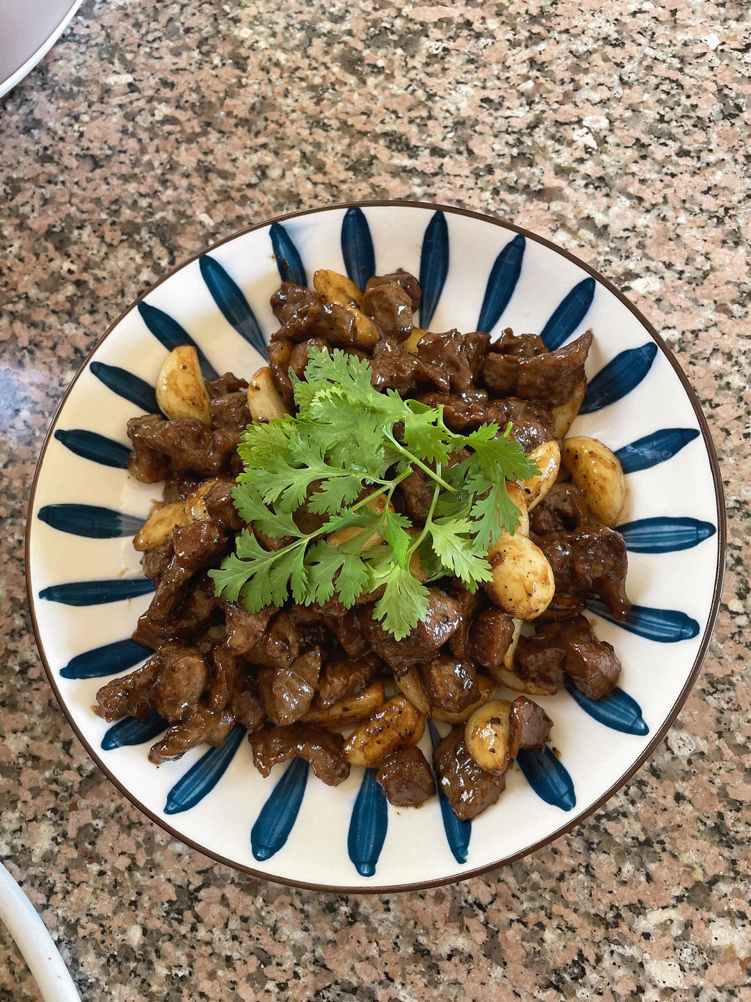 好吃到舔盘的蒜香黑椒牛肉粒