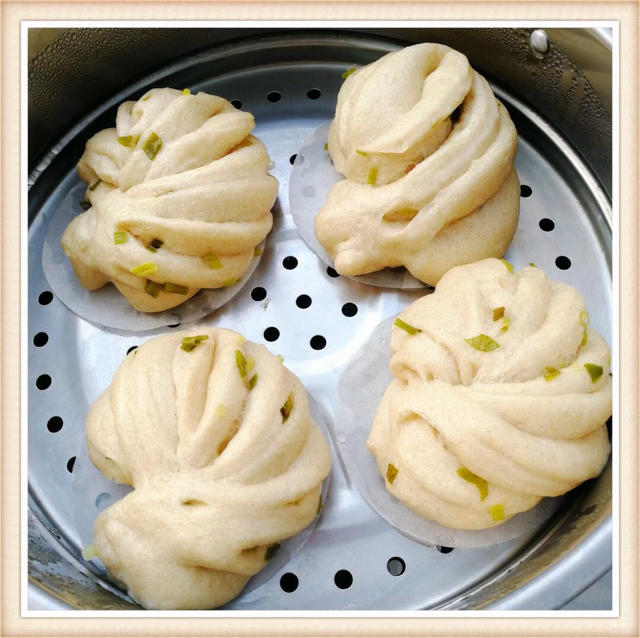 葱油花卷 Steamed Roll