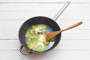 【春播主厨张朝辉】豆腐花蛤白菜汤的做法 步骤4