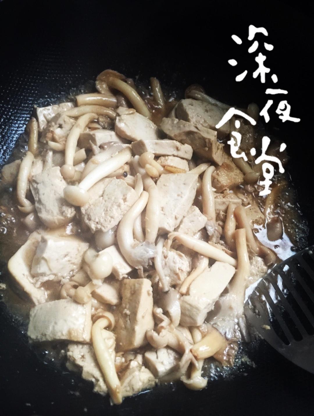 鲜到没朋友的蘑菇炖豆腐