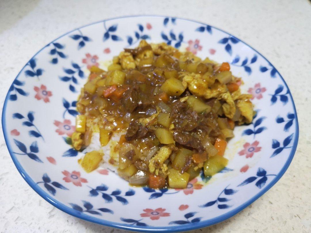 咖喱牛肉盖浇饭