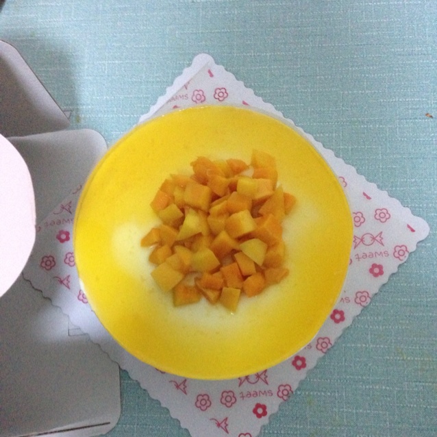 芒果粒酸奶慕斯