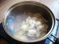 百合猪肝汤的做法 步骤3