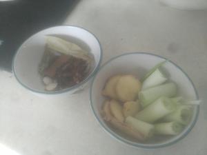 少油版黄豆红烧肉的做法 步骤2