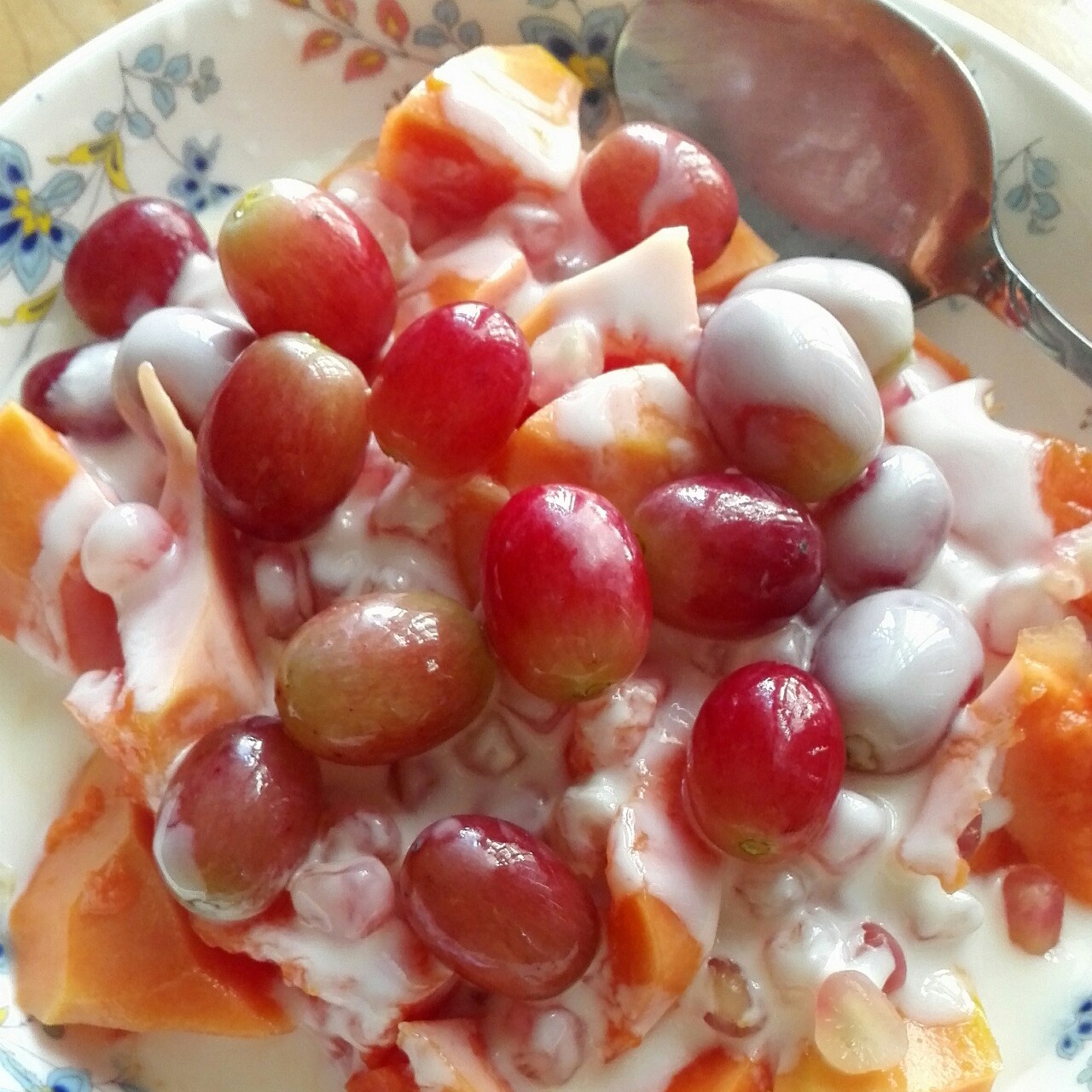 自制木瓜苹果水果酸奶沙拉