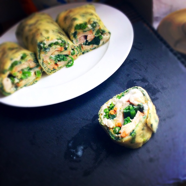 烟熏三文鱼菠菜蛋卷