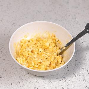 一口爆浆✨细腻又酸甜的奶油口感日式鸡蛋三明治☺️添加神秘食材☺️的做法 步骤15