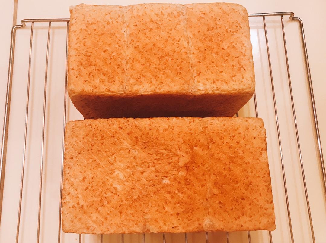 全麦吐司（50%全麦含量）低卡，低热量